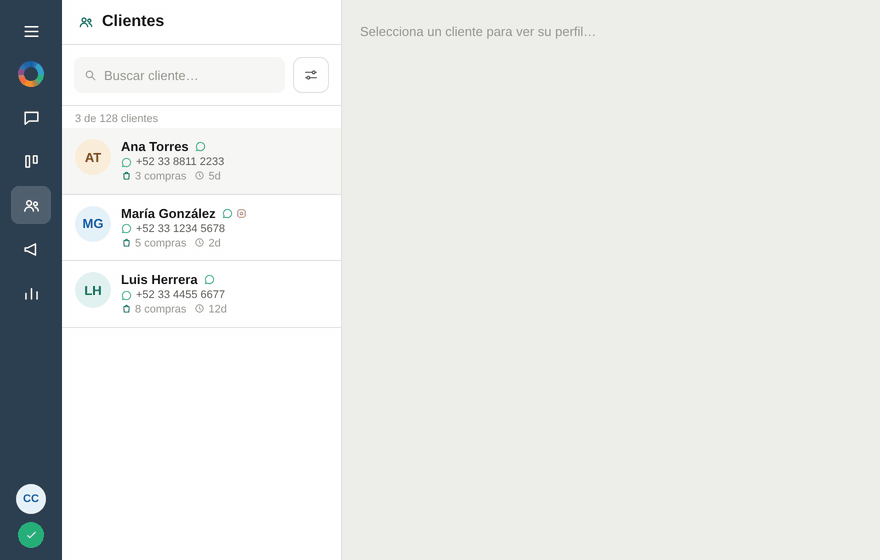 Perfil de cliente en Orkestra: etiquetas, resumen IA e intereses detectados en conversación